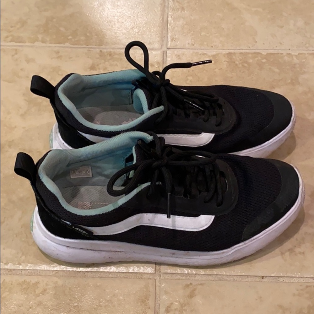 Vans Running Shoes - Picture 4 of 5